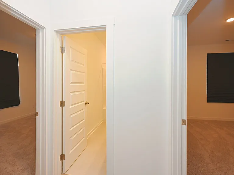 7187 Sutton Dr — Photo 26