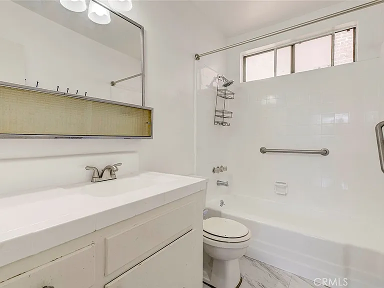 1835 N Alexandria Ave #7 — Photo 16