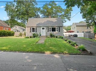103 Everglade Ave, Warwick, RI 02886
