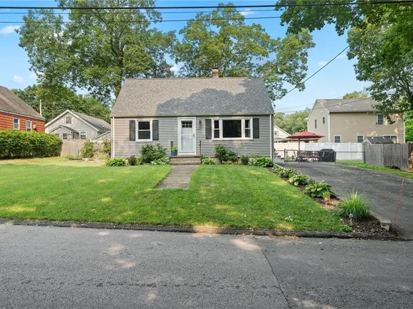 103 Everglade Ave, Warwick, RI 02886