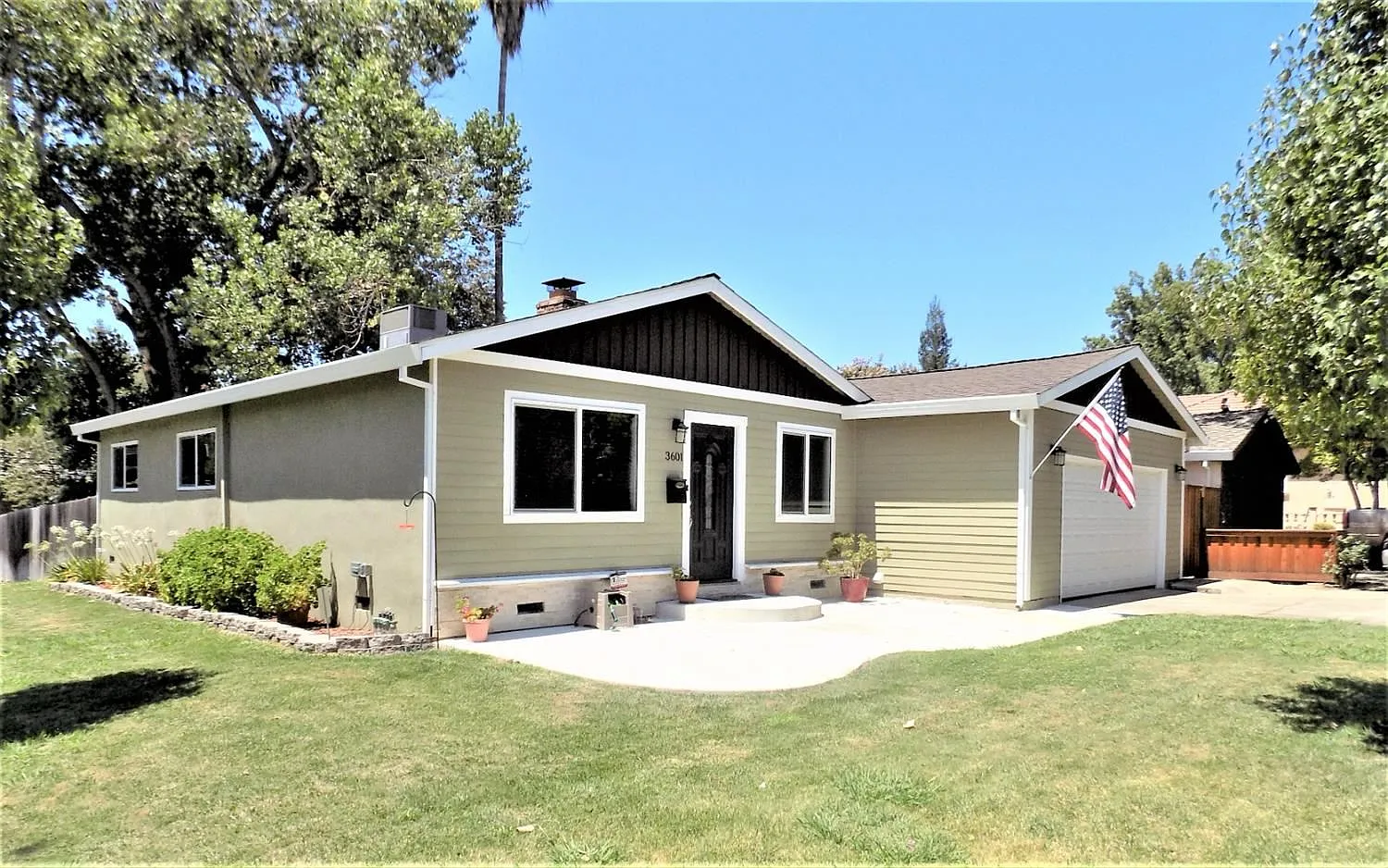 3601 Voleyn St photo 1