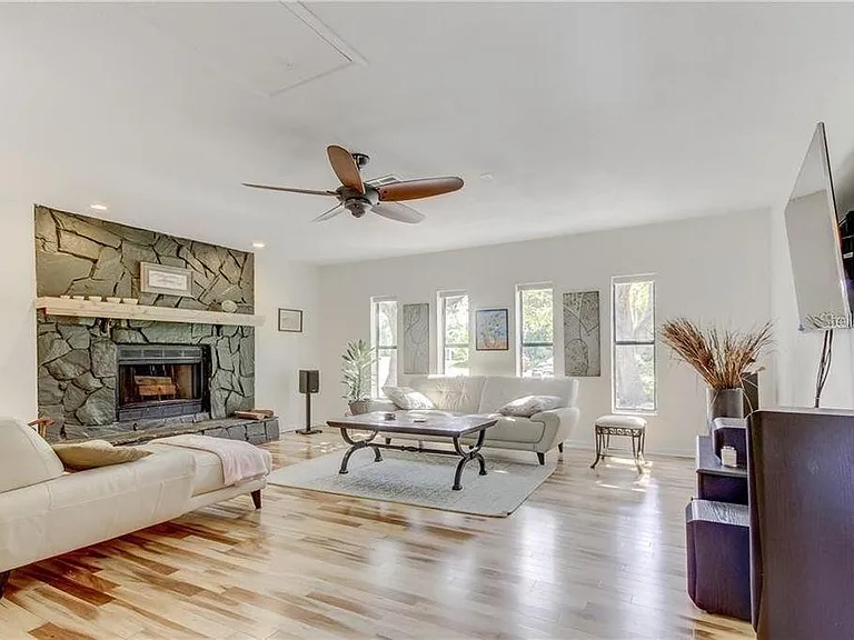 9030 Bullrush Ct — Photo 17