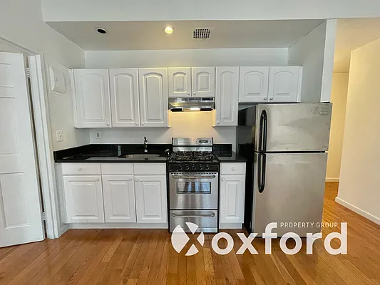 Rented by Oxford Property Group | media 3