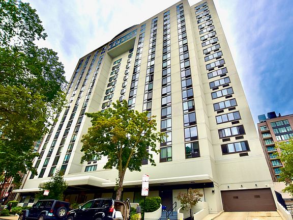 2nd image of 1221 N Dearborn St APT 1204