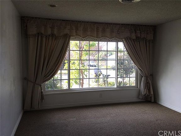 5th image of 1014 S Hillward Ave
