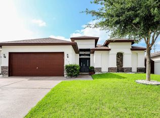 210 Bluff Oak Dr, Laredo, TX 78045