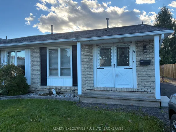 94 Carriage Rd, Saint Catharines, ON L2P 3S8