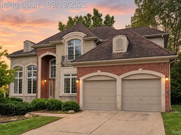 24371 Cavendish Ave W, Novi, MI 48375