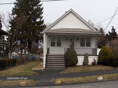 2nd image of 737 Palm St