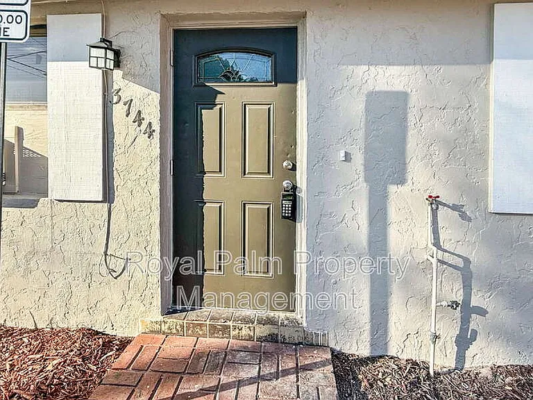 3744 Estelle Ave — Photo 6