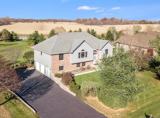 12929 Williams Cir, Genoa, IL 60135