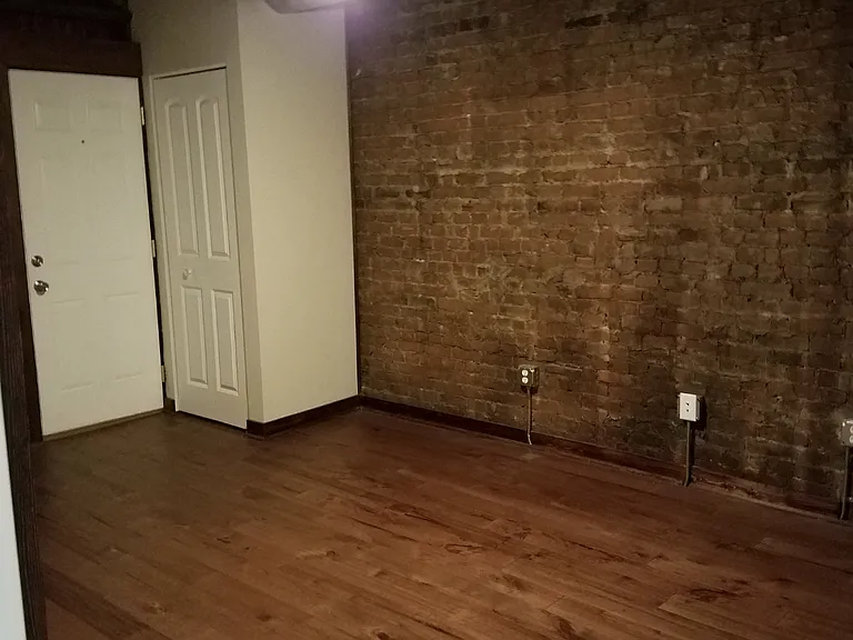 20 Washington St #1 — Photo 8