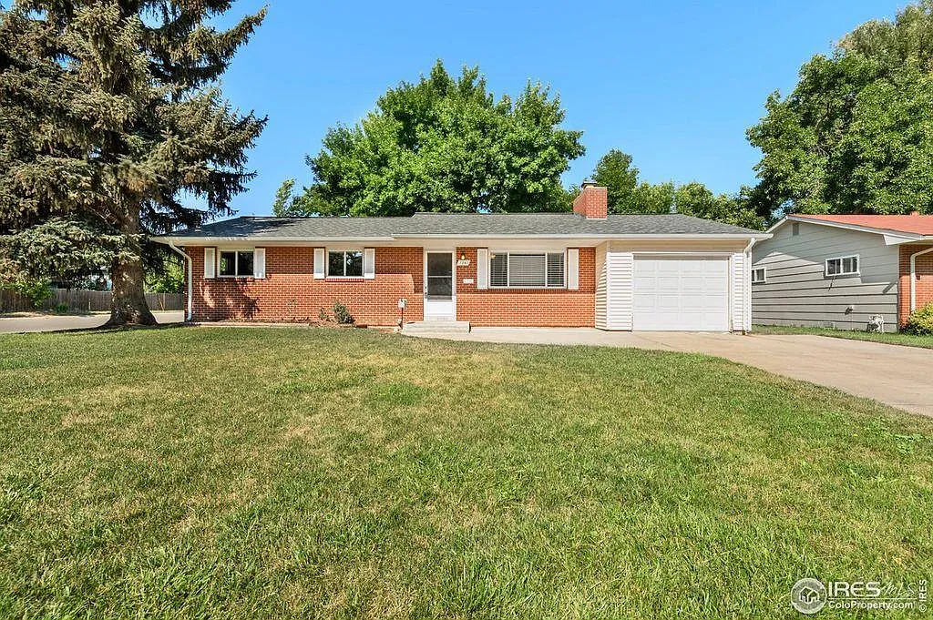 3 bed, 1075 sqft, $1,900 — Photo 1