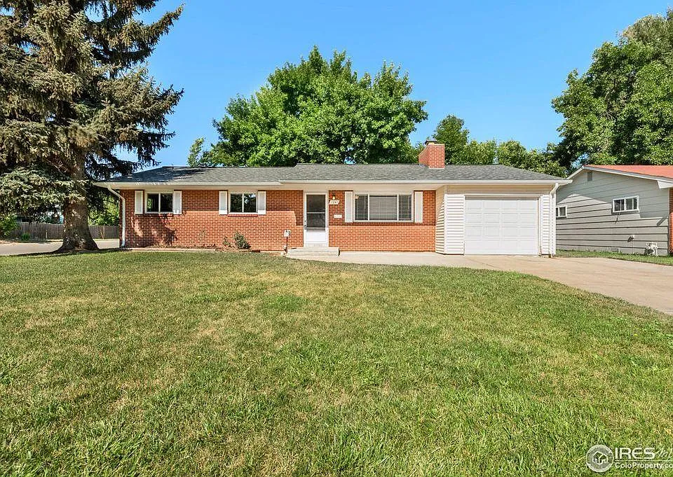 1241 S Bryan Ave
