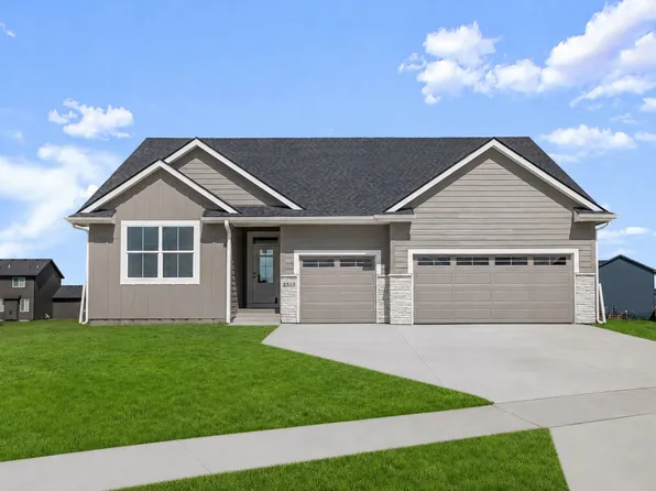 2513 NW Cedarwood Ct, Ankeny, IA 50023
