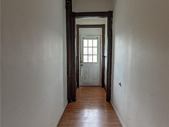 4th image of 613 W Tilghman St