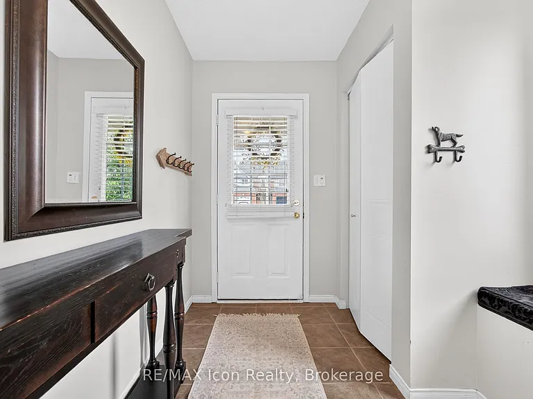 537 Beaver Creek Cres — Photo 6