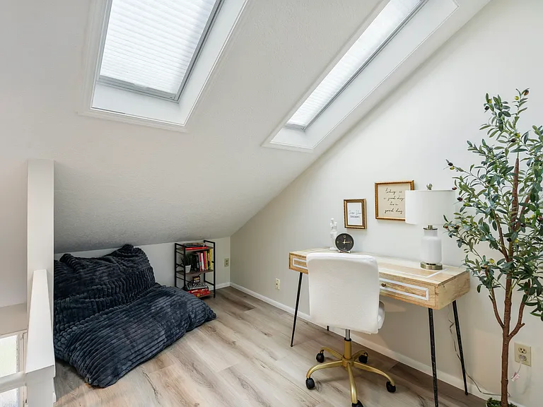 4875 SW Normandy Pl — Photo 10