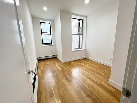 Rented by EastMount Realty LLC | media 22