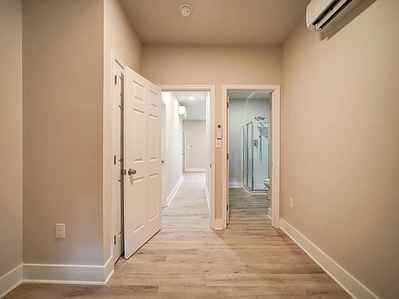 5th image of 542 E Indiana Ave #9