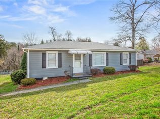 272 Sunset Dr, Thomasville, NC 27360