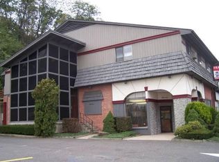 35 Meriden Rd, Waterbury, CT 06705