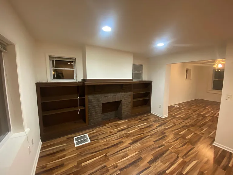 1215 Walnut St — Photo 5