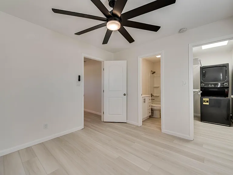 2101A Beverly Ave — Photo 6