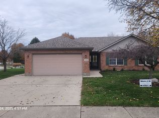 100 Heckman Dr, Englewood, OH 45322