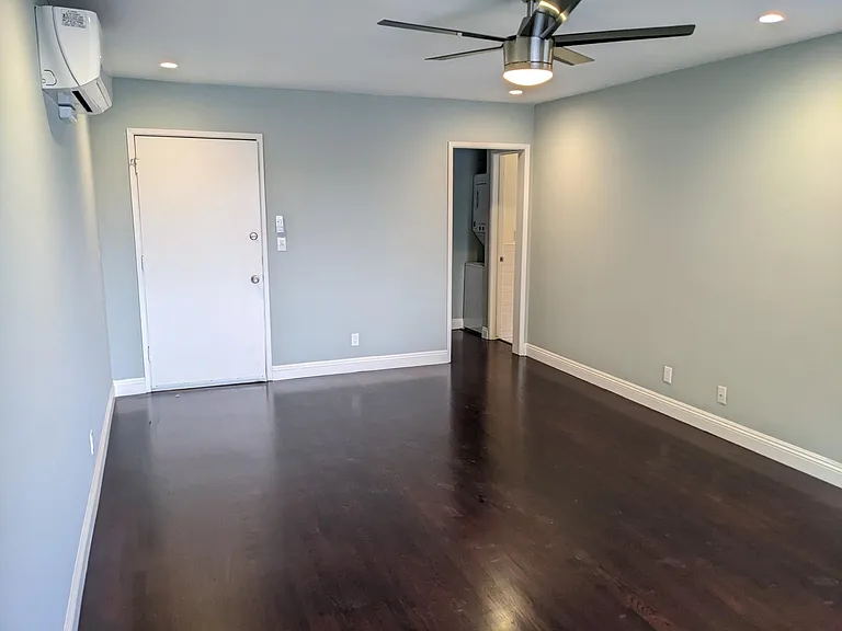 1028 E 3rd St #6 — Photo 18