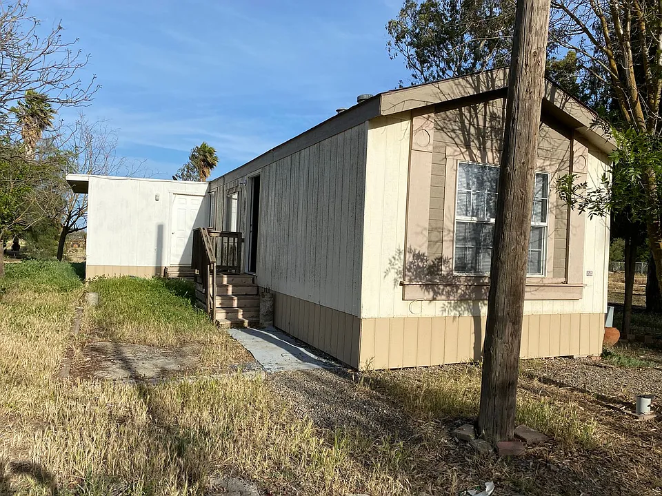 12090 Nantes Ave