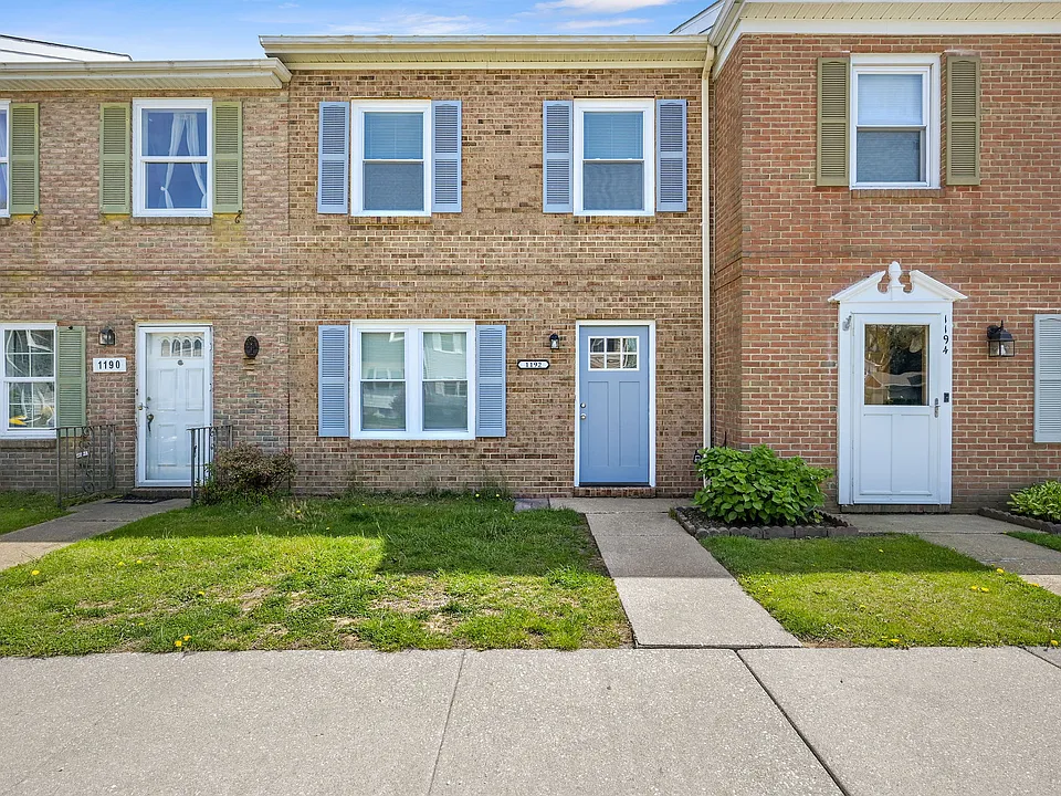 1192 Madison Ct