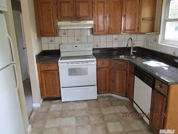 5th image of 256 Beachview St