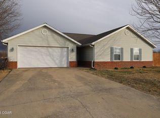 1798 Malcolm Mosby Dr, Neosho, MO 64850