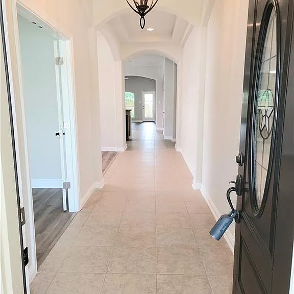 2833 Checker Dr — Photo 2
