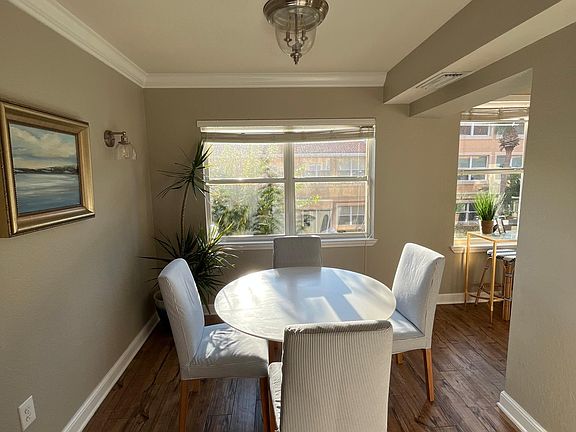 5th image of 111 25th Ave S Unit M22