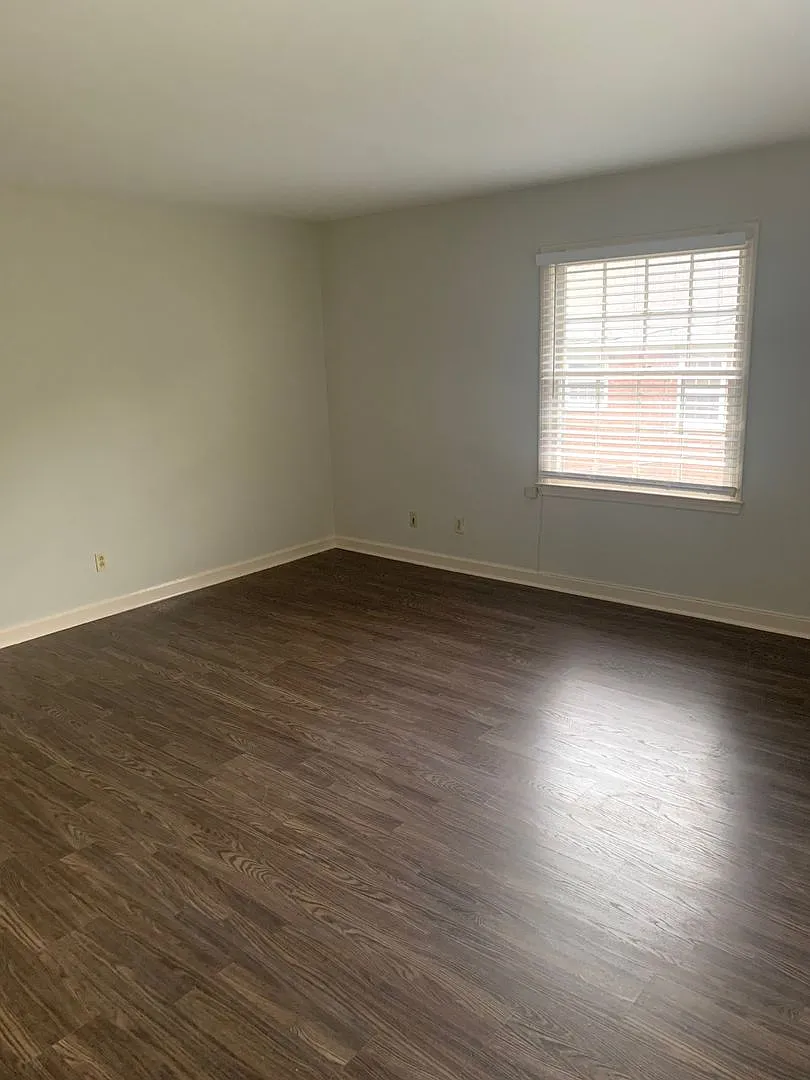 1194 W. Fourth Street Apt C — Photo 3