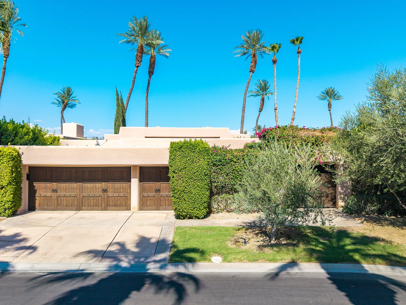 4 bed, 3508 sqft, $23,000 — Photo 2