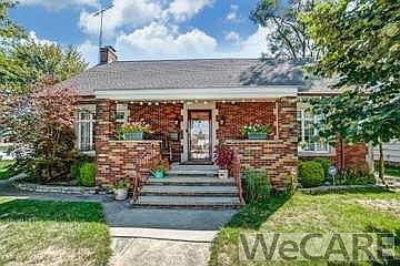 1st image of 404 N Main St