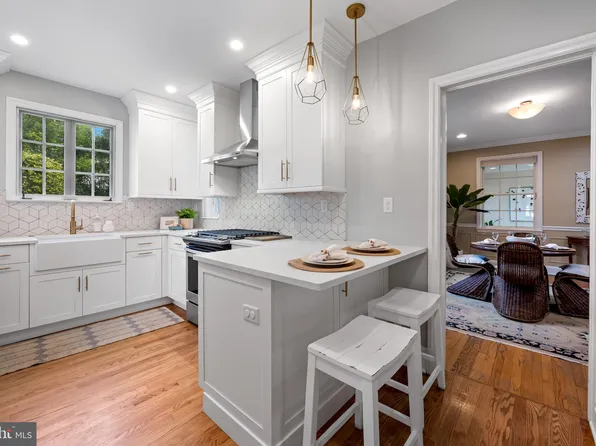 325 Taplow Rd, Baltimore, MD 21212