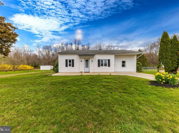 401 Whig Ln, Glassboro, NJ 08028