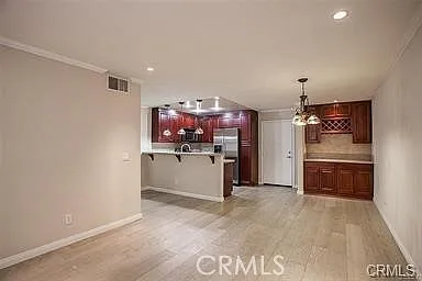 3 bed, 1020 sqft, $3,200 — Photo 3