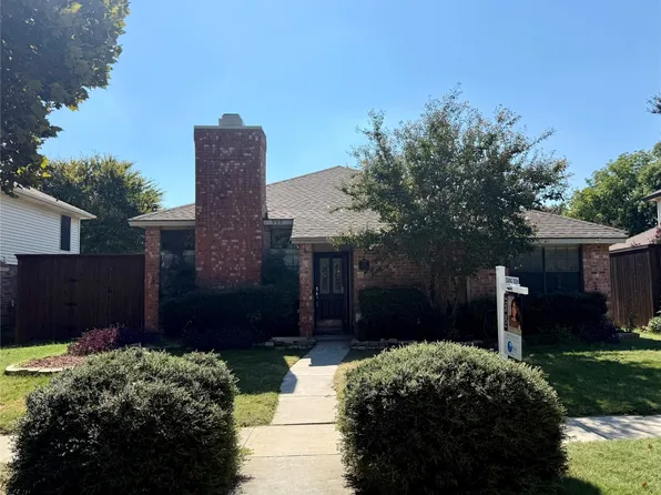 990 Downey Dr, Lewisville, TX 75067