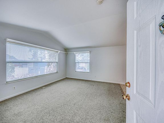 2nd image of 3320 Del Monte Blvd Space 21