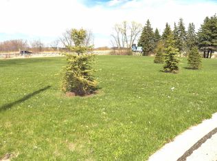 201 W Haven Ct #8, Luxemburg, WI 54217