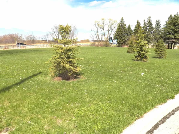 201 W Haven Ct, Luxemburg, WI 54217