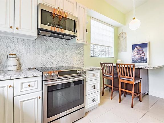 2nd image of 6968 SW 39th St APT 206F