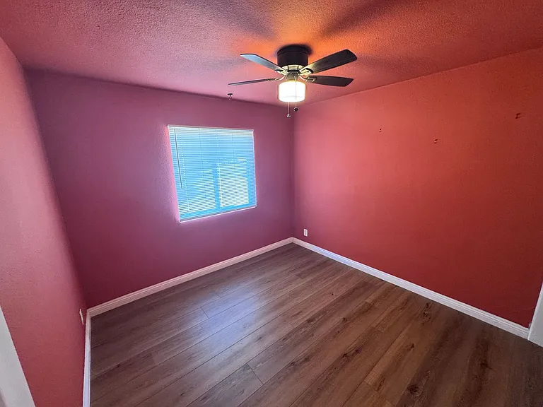 2720 Salt Lake St — Photo 12