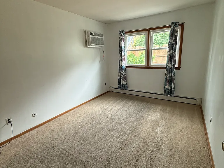 542 Liberty Ave — Photo 13