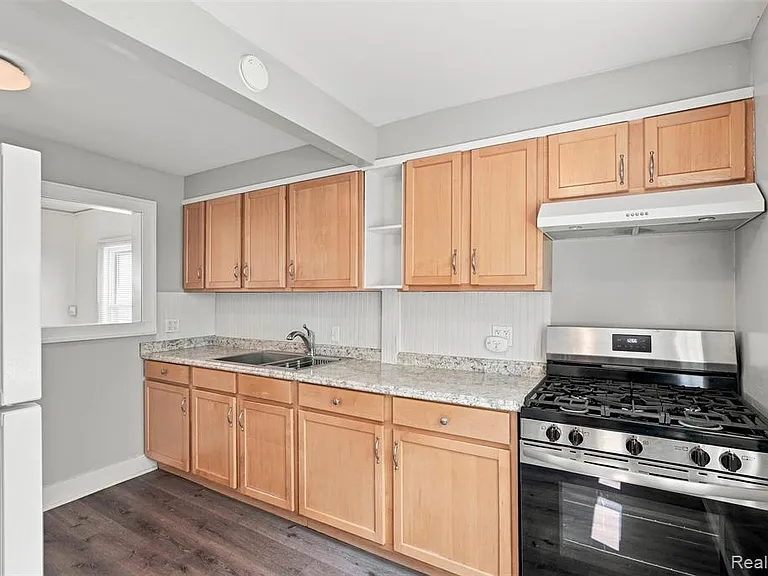329 W Sonoma Ave — Photo 8